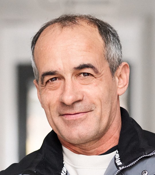 Arben Thaqi, Zementestrich-Spezialist bei Feld Fußbodensysteme